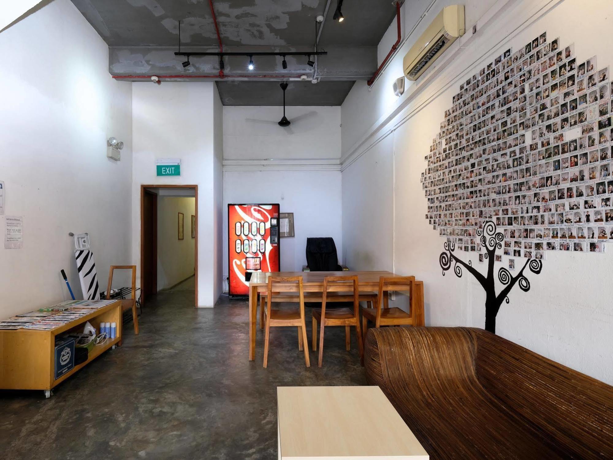 Gap Year Hostel Singapore Exterior photo