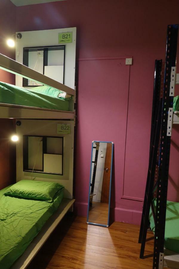 Gap Year Hostel Singapore Exterior photo